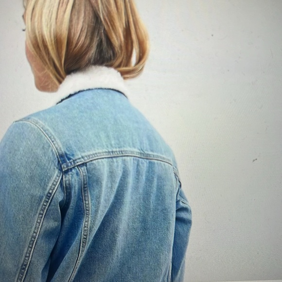 NWT ASOS oversized Denim jacket with shearling - Picture 3 of 8